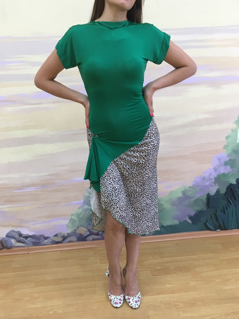 картинка Платье Зеленое с открытой спиной от магазина Одежда+