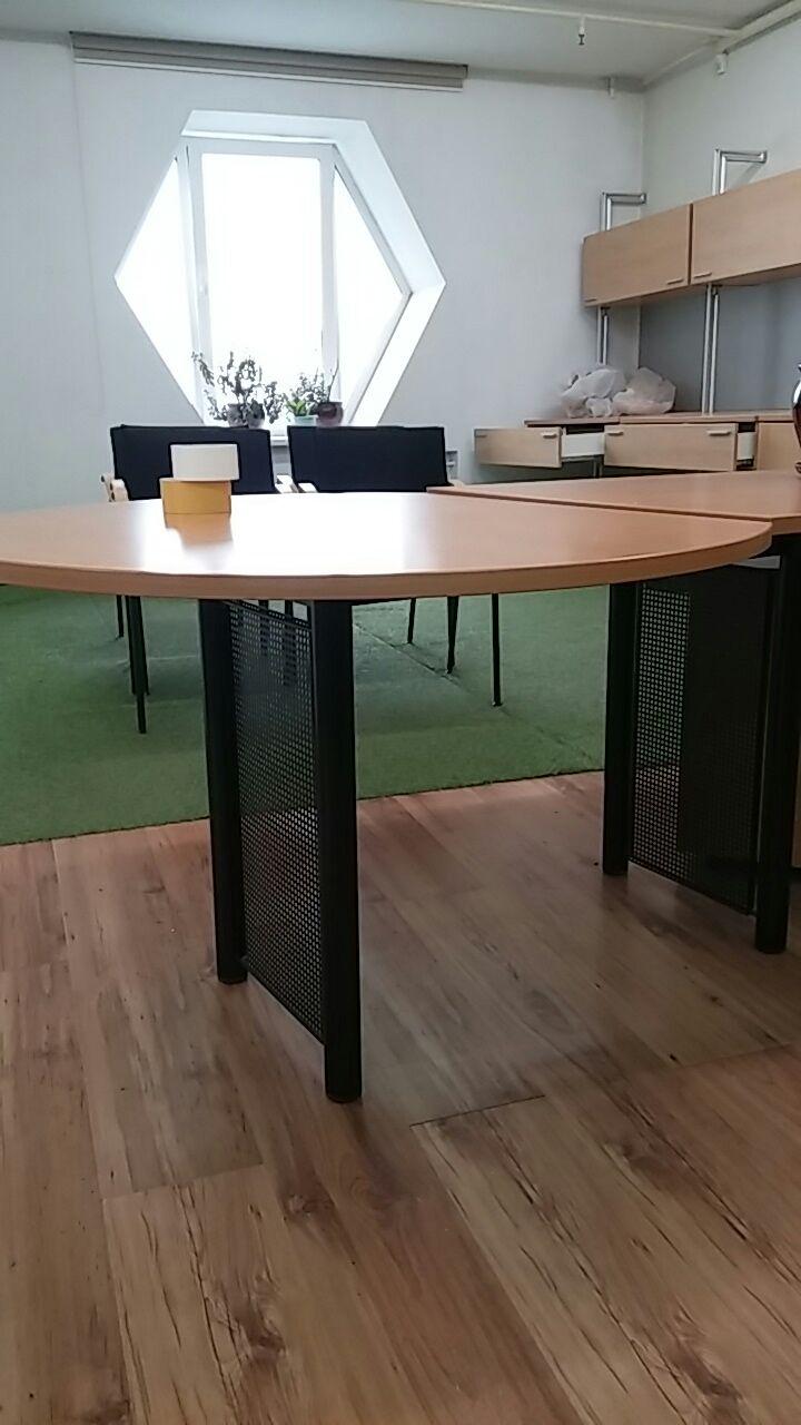 картинка Стол круглый для принтера+ полукруглый стол для менеджера  от магазина Одежда+